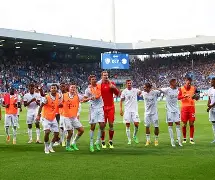 包含巴萨大获好运，欧冠冠军宝座近在眼前的词条